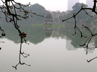 Turtle Tower in Hoan Kiem Lake. Image©kidcyber