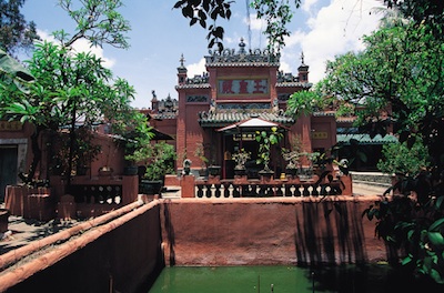 The entrance to the Jade Emperor Pagoda ©kidcyber