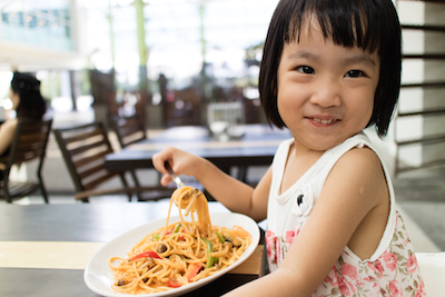 Eating long noodles wishes the birthday child a long life. Photo©Getty