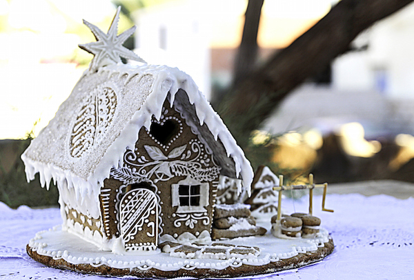 A gingerbread house. ©iStock
