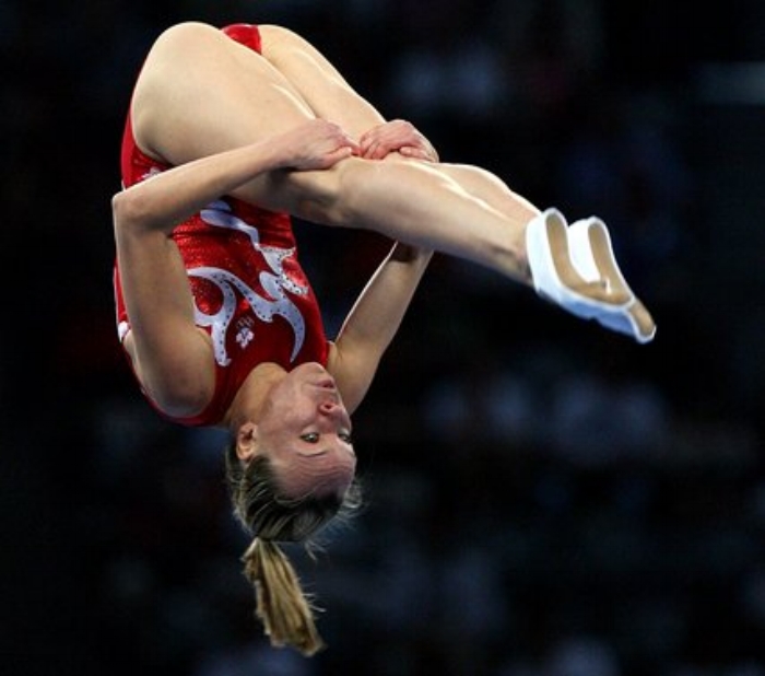 An athlete scores more points for a difficult trick. ©iStock