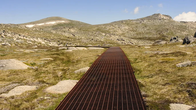 View towards the summit of Mount Kosciusko © iStock