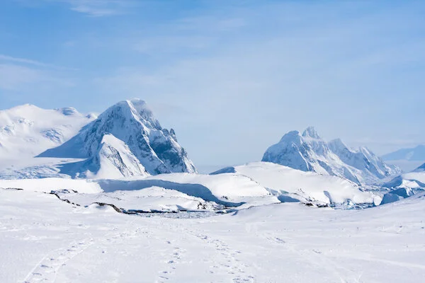 Antarctic_landscape_IS.jpg