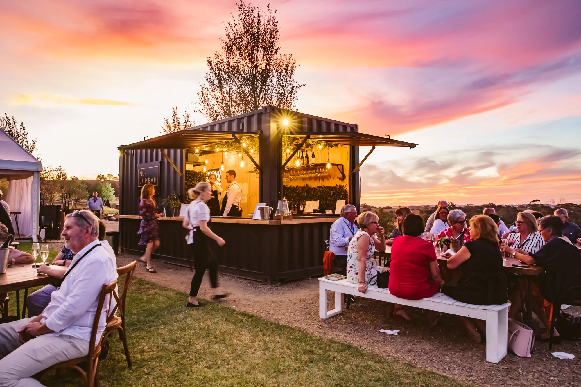 MILESTONE BIRTHDAYS, CORPORATE & PRIVATE EVENTS