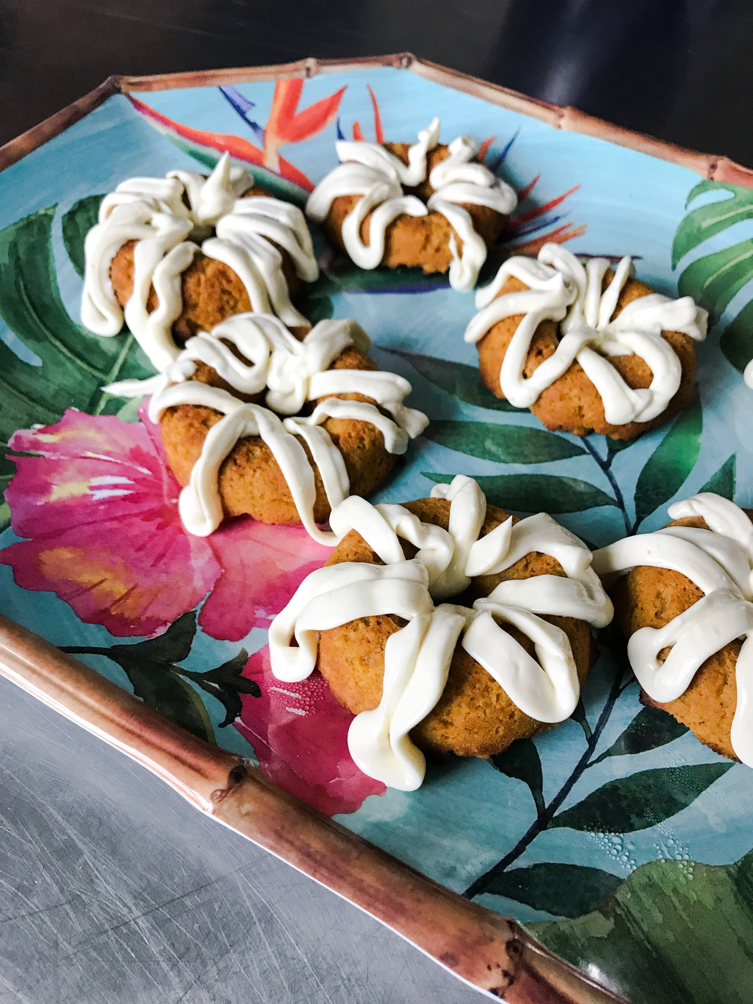 KETO RECIPE: DELICIOUS LOW CARB CAKE, CUPCAKES AND BAKED DONUT RECIPE!