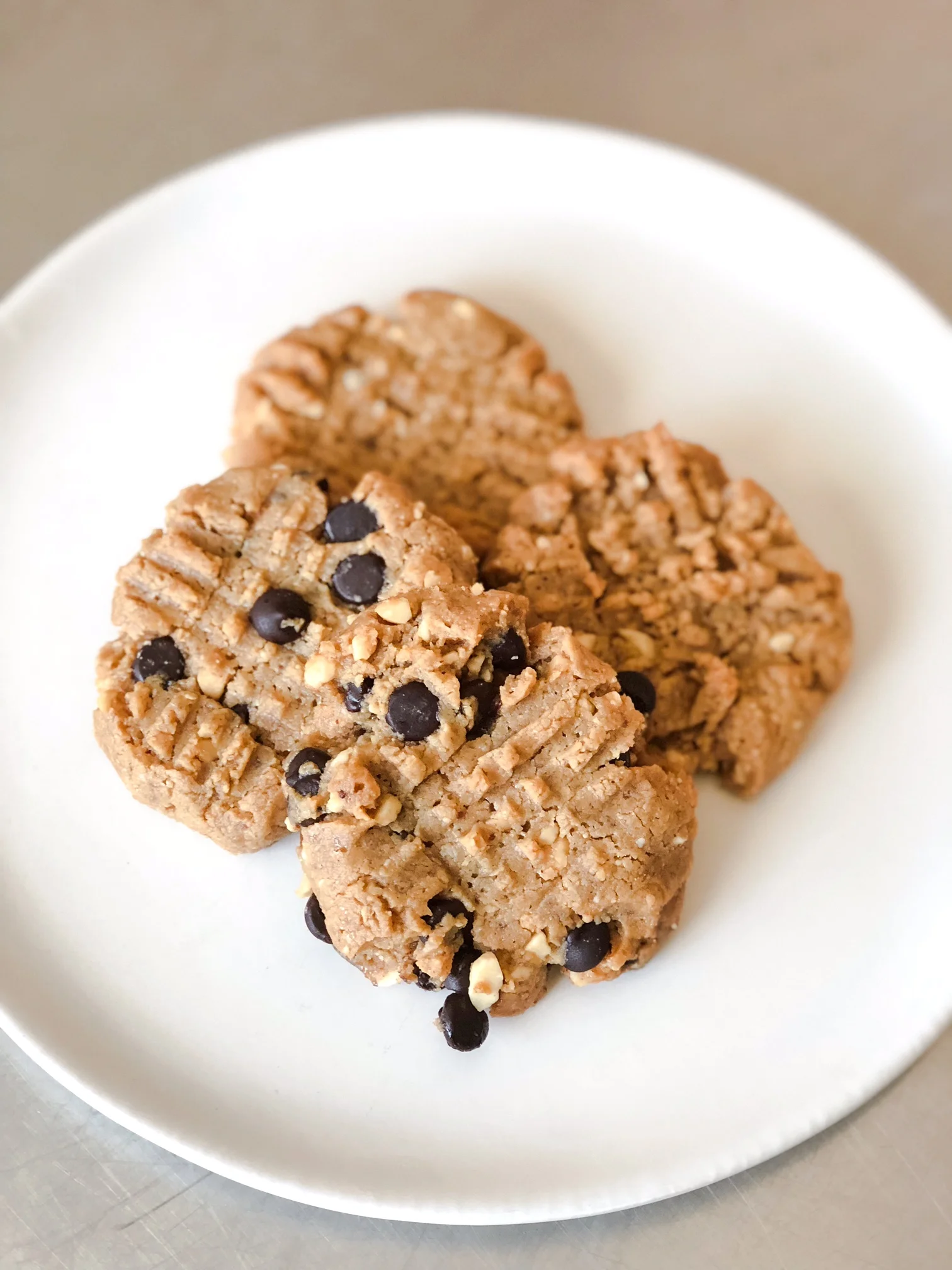 KETO RECIPE Chocolate Chip Peanut Butter Cookies — Keto In The City