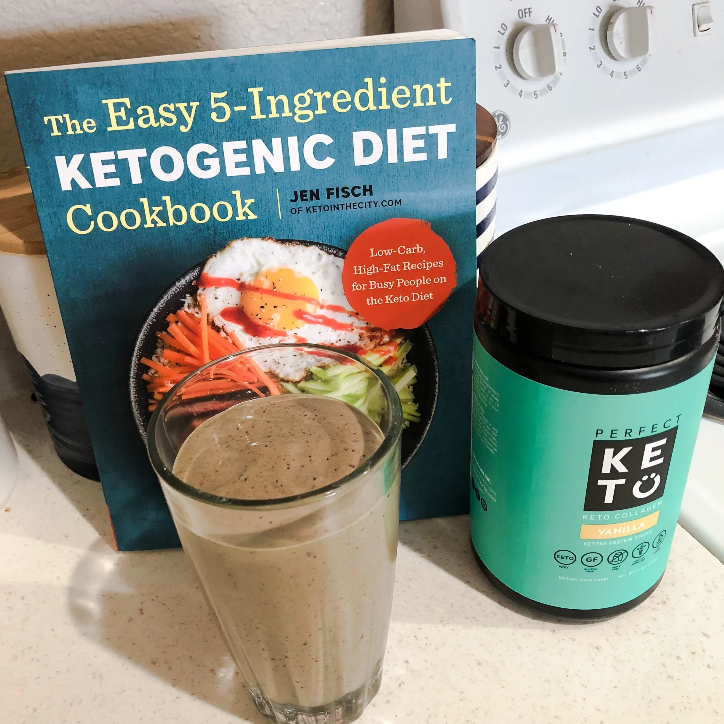 KETO RECIPE: My Favorite Berry Avocado Keto Smoothie