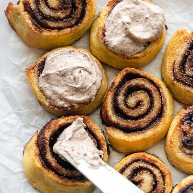 keto-lowcarb-cinnamonrolls-fathead.jpg