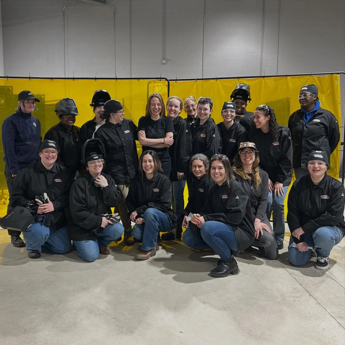 We held another sold-out, Single-Day Introductory Workshop yesterday in which participants learned how to safely operate and gas metal arc weld on @lincolnelectric 215 multi-process machines! Our next Week-Long Intensive Training Class starts tomorro