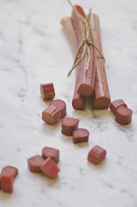 Rhubarb Eaton Mess !