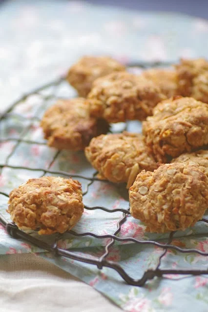 Anzac Biscuits Without the Sugar