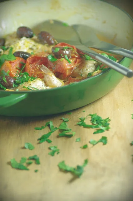 Baked Chicken w. Tomato + Olives