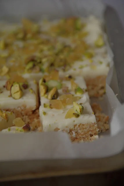 Ginger Apricot Slice !