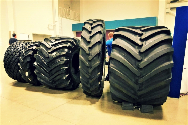 tractor tires.jpg