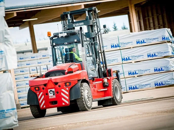 image_equipment_forklifts_dcg90_180_20140325_7.jpg