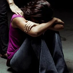 LA GALERIA ROMPIENDO EL SILENCIO LATINO MENTAL HEALTH STIGMA MELANIE SANTOS MARTINEZ.jpg
