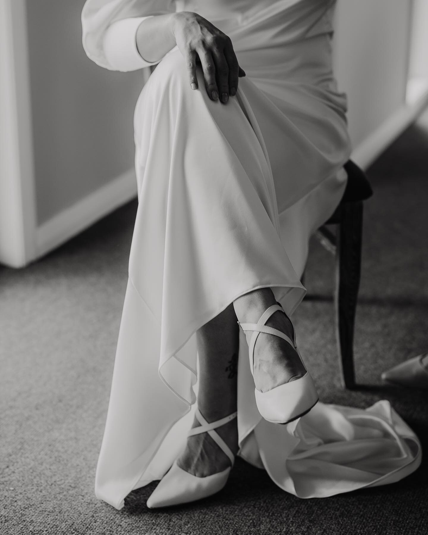 Angelina&rsquo;s details x 
.
.
.
#weddingshoes #weddingdetails #nzweddings #nzweddingphotographer #aucklandweddings #weddingcouture #togetherjournal #weddinginspo #aucklandweddingphotographer #nzbride #realwedding