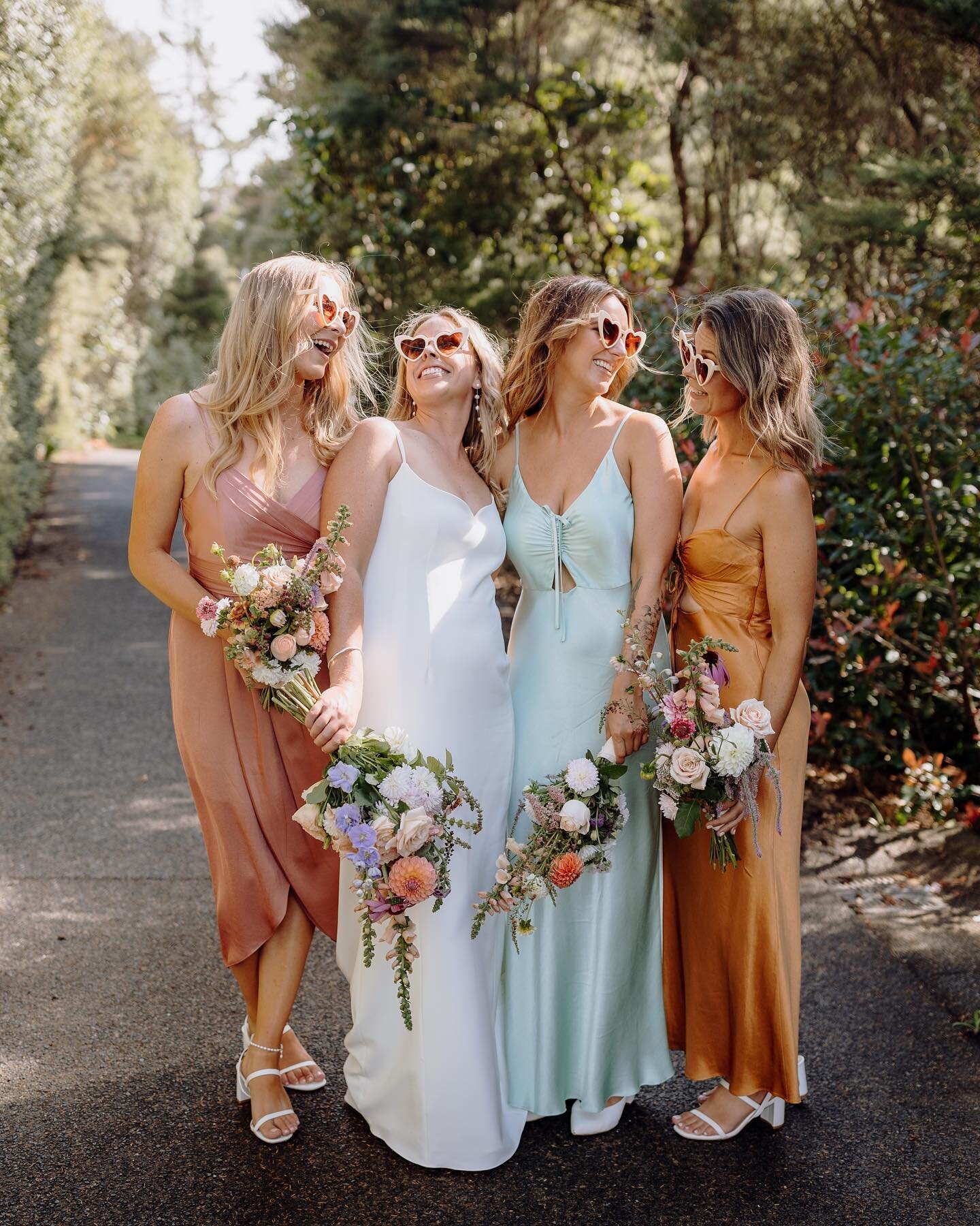 Brooke and her besties being the absolute moment 🤍 

#nzweddings #togetherjournal #nzbride #nzbrideandgroom #aucklandweddings #nzweddingphotographer #aucklandweddingphotographer #bridestyle #togetherjournal #heyheyhellomay #junebugsweddings #autumnw