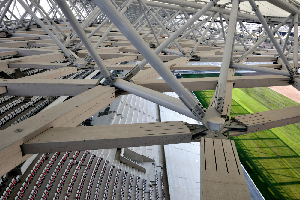 Stade de Nice - aansluiting