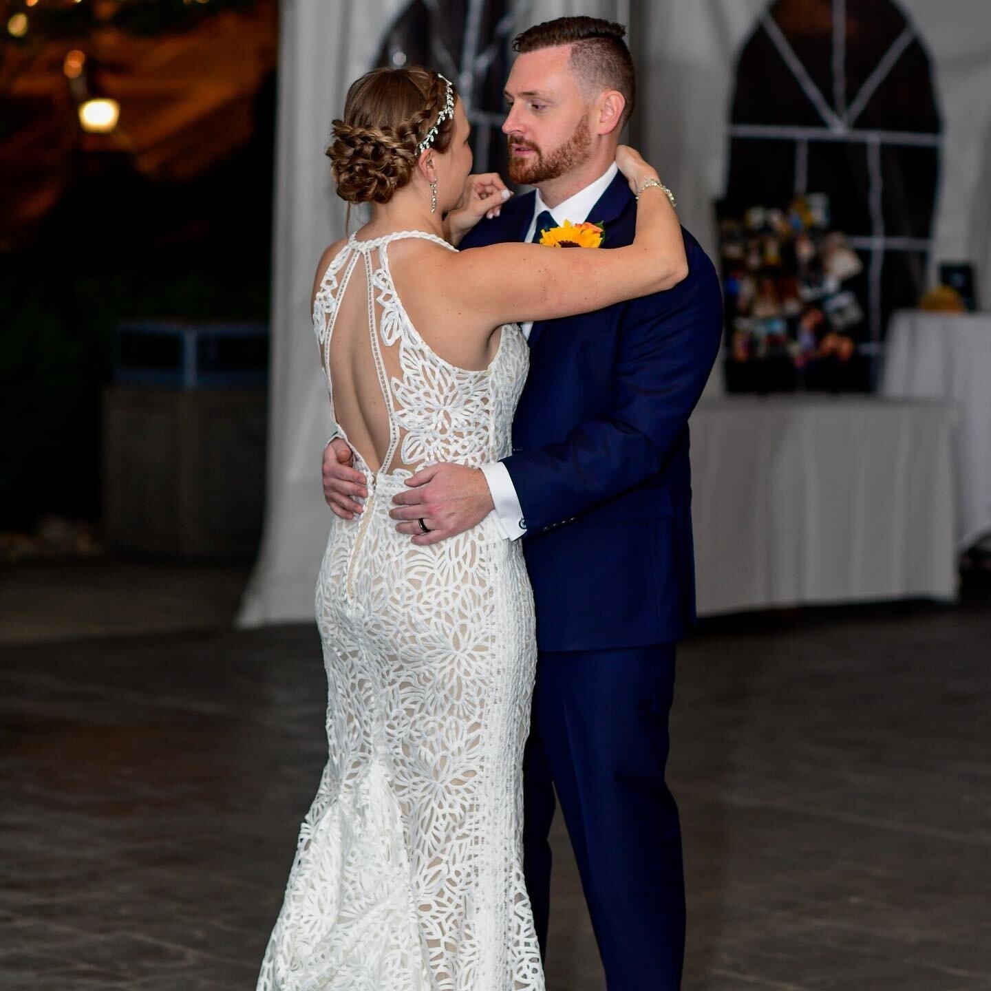 It's all about that flawless open back on our bride @meglegs38!  People will spend a lot of time staring at your back and we'll get you the perfect fit for every curve.⁠
⁠
📷: @maiyasaissa and @thefetchstudio ⁠