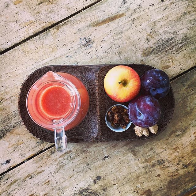 Healthy and good fruit juice: apple, plum, ginger, berries of Alchechengi 👌🏻