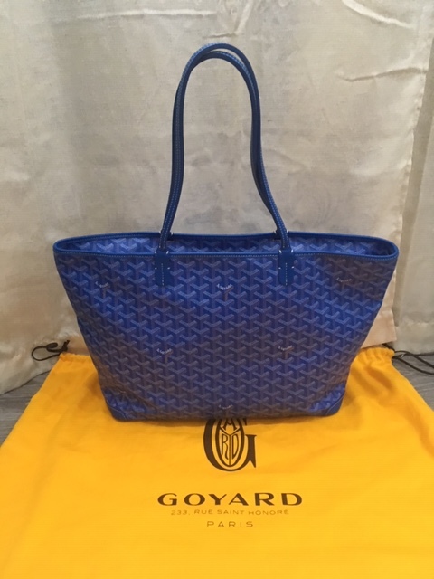 navy blue goyard bag
