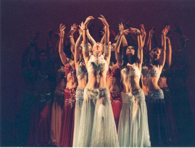 gudrun danse orientale spectacle.JPG