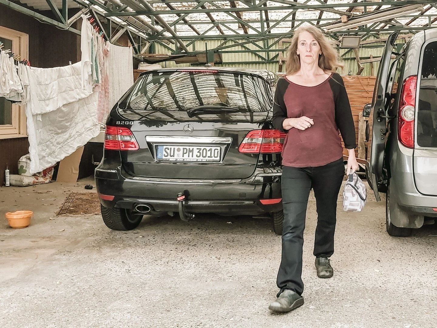 🚶&zwj;♀️Just another day in the village &mdash; laundry in the breeze, coffee in hand, and that no-nonsense stride.

Real, raw, and exactly where I need to be.✨

#VillageLife #EverydayMoments #HomeVibes #GermanyLiving