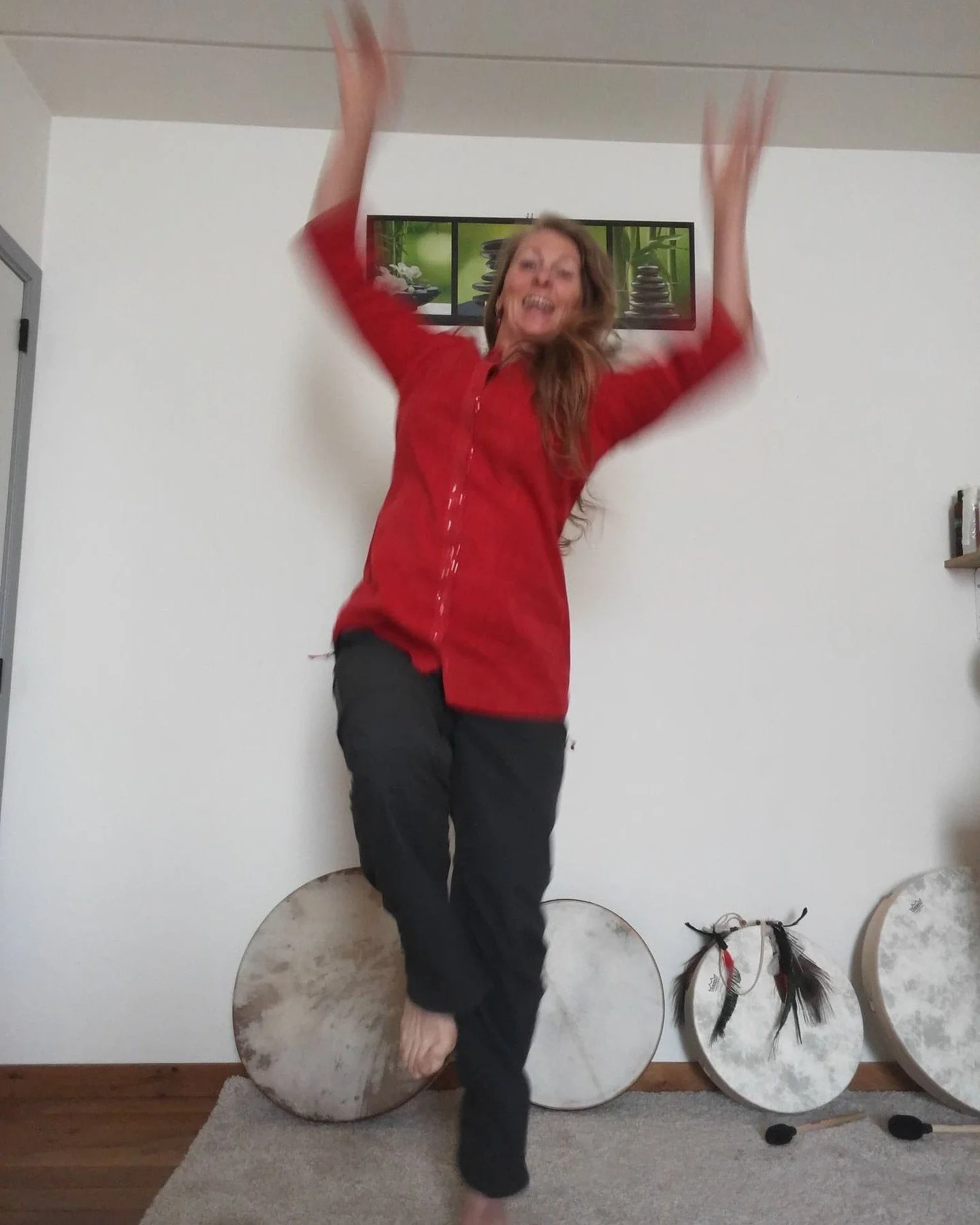 💃 When the rhythm takes over your soul before your feet even move&hellip; this is freedom in motion!
Barefoot. Heart wide open. Dancing in sync with life&rsquo;s sacred beat. 🥁✨

What&rsquo;s your favorite way to feel wild and free?

#DanceYourLife