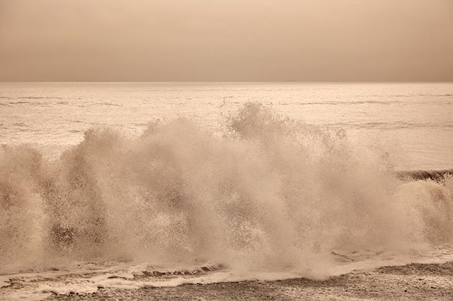 Wave #ileder&eacute; #iledere #arsenr&eacute; #france #france🇫🇷 #sea #seascape #ocean #landscapephotography #landscape #wild #wildlifephotography