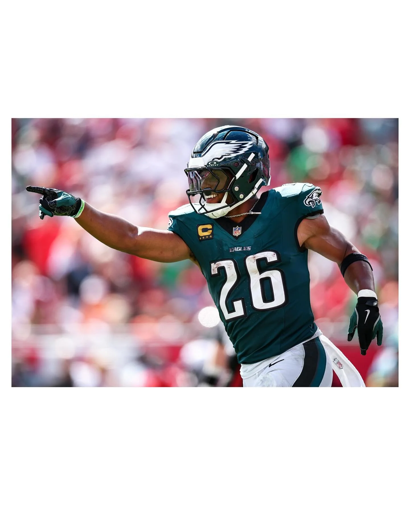 Eagles win a very warm game in Tampa (📸: NFL)