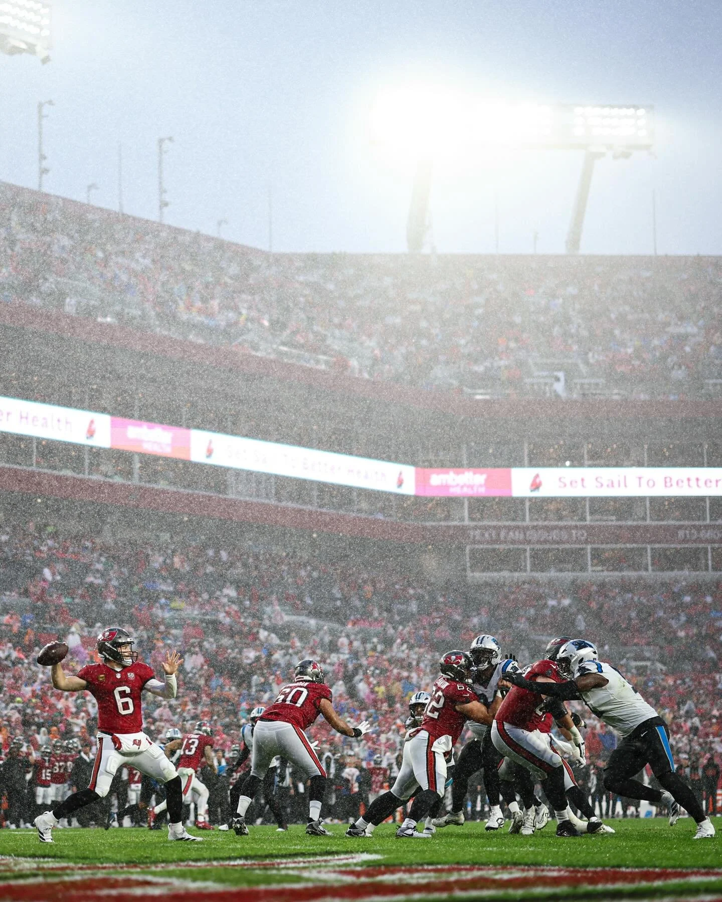 Bucs beat the Panthers in a monsoon (📸: NFL)