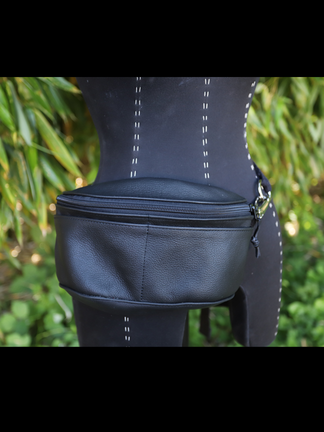 Hip Bag Black Double.png