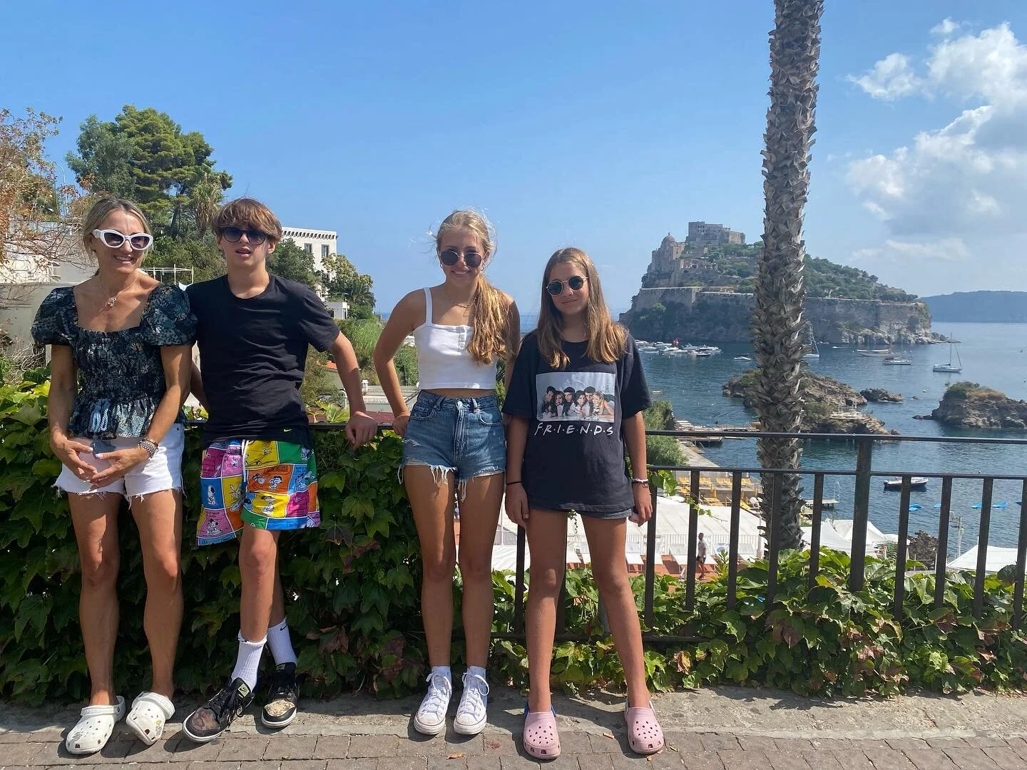 IScHIA ⛱⛱⛱