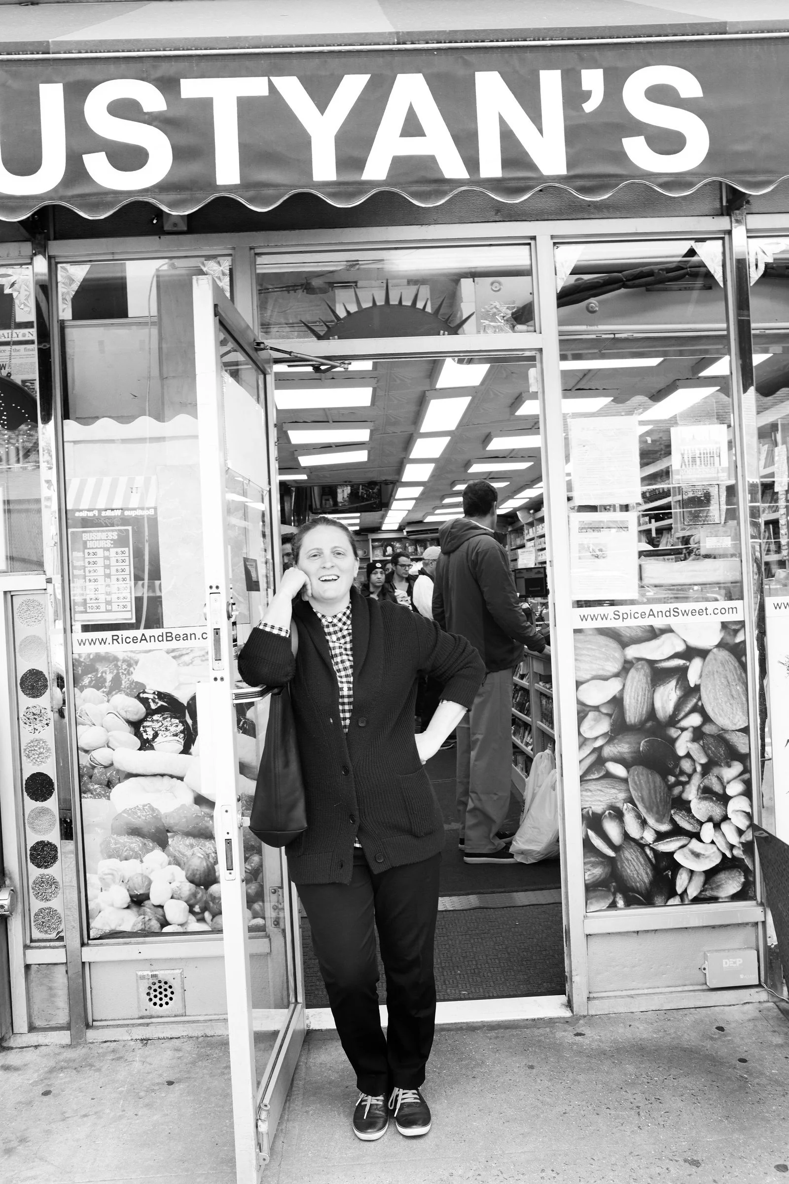 Little_Gems_Kalustyans__002_BW_RT.jpg