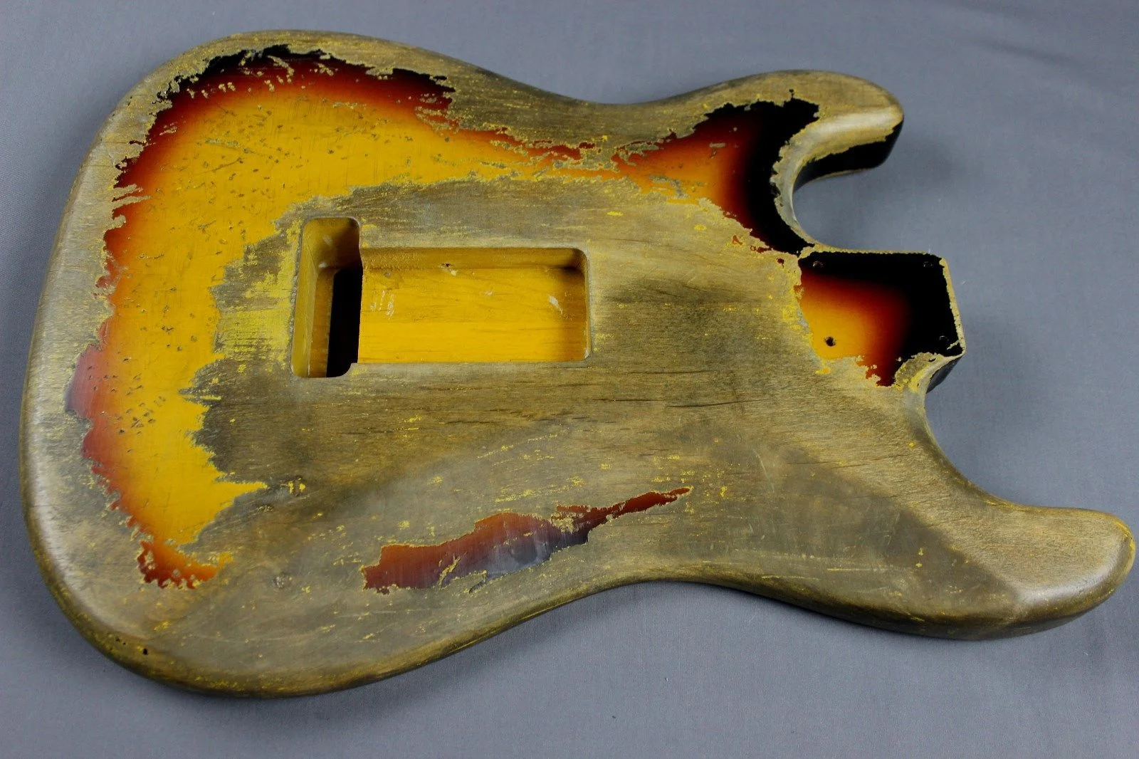 35 - 3 Tone Sunburst