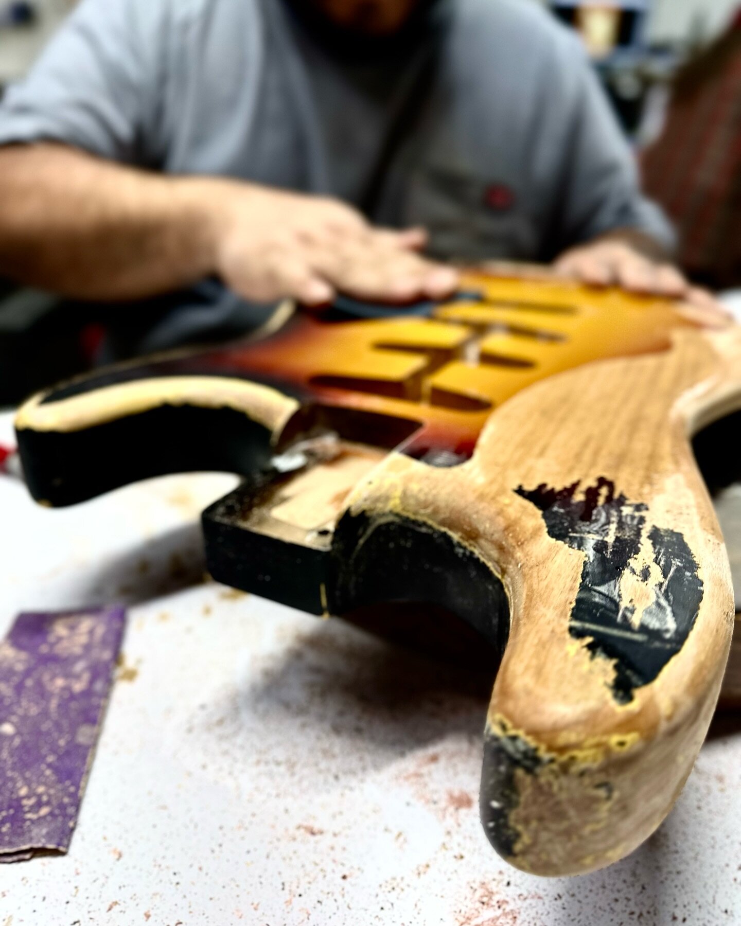 Aging is our art form 🕰️ 

#guitar #guitars #guitarplayer #guitarsofinstagram #custom #customguitars #customguitar #guitarist #guitartok #guitartoks #guitarfactory #guitarbuilding #guitarmanufacturing #mjtguitars #vintage #vintageguitar #americanmad