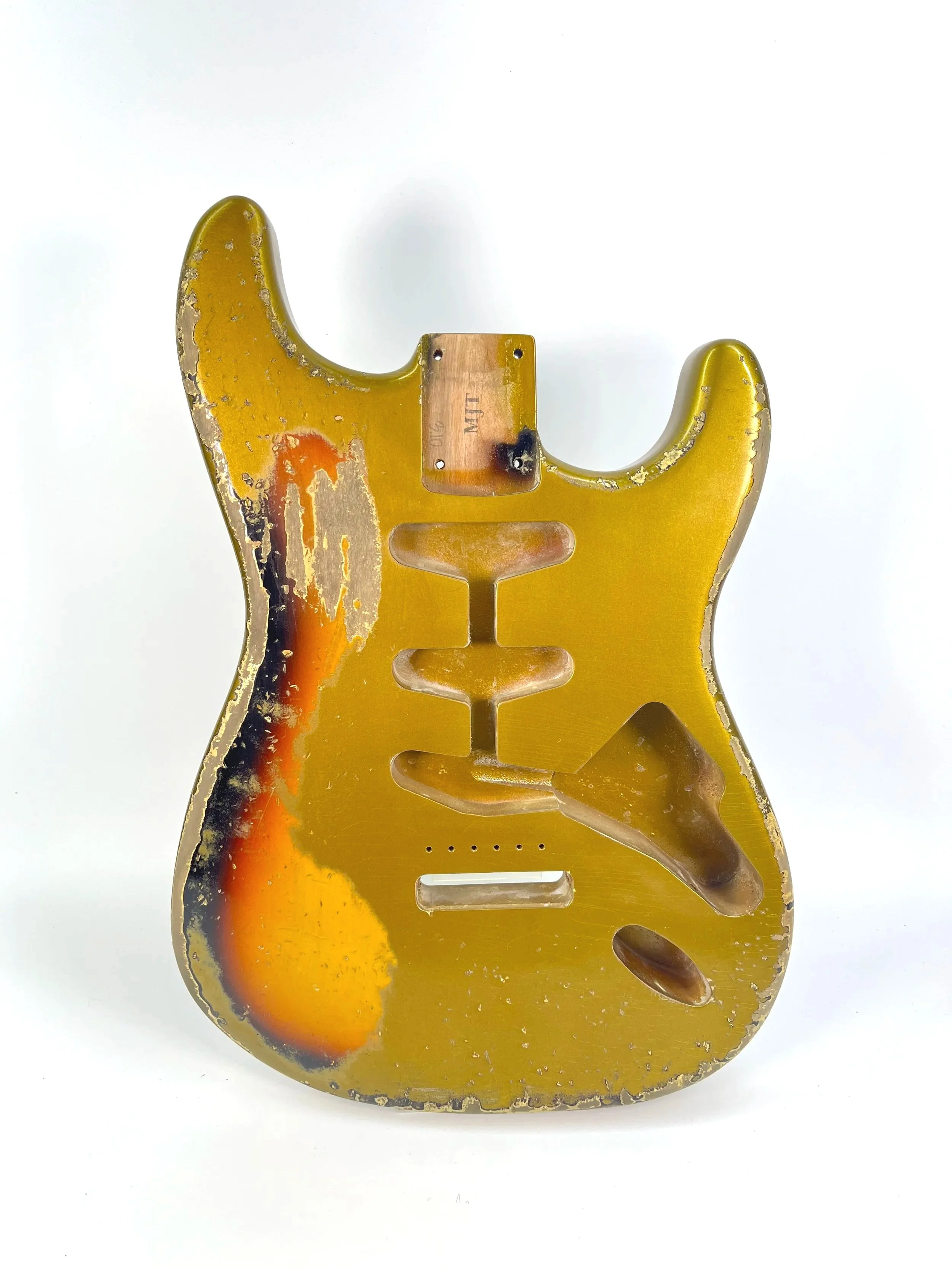 Aztec Gold over 3 Tone VTS Body | Alder 3lbs 10oz