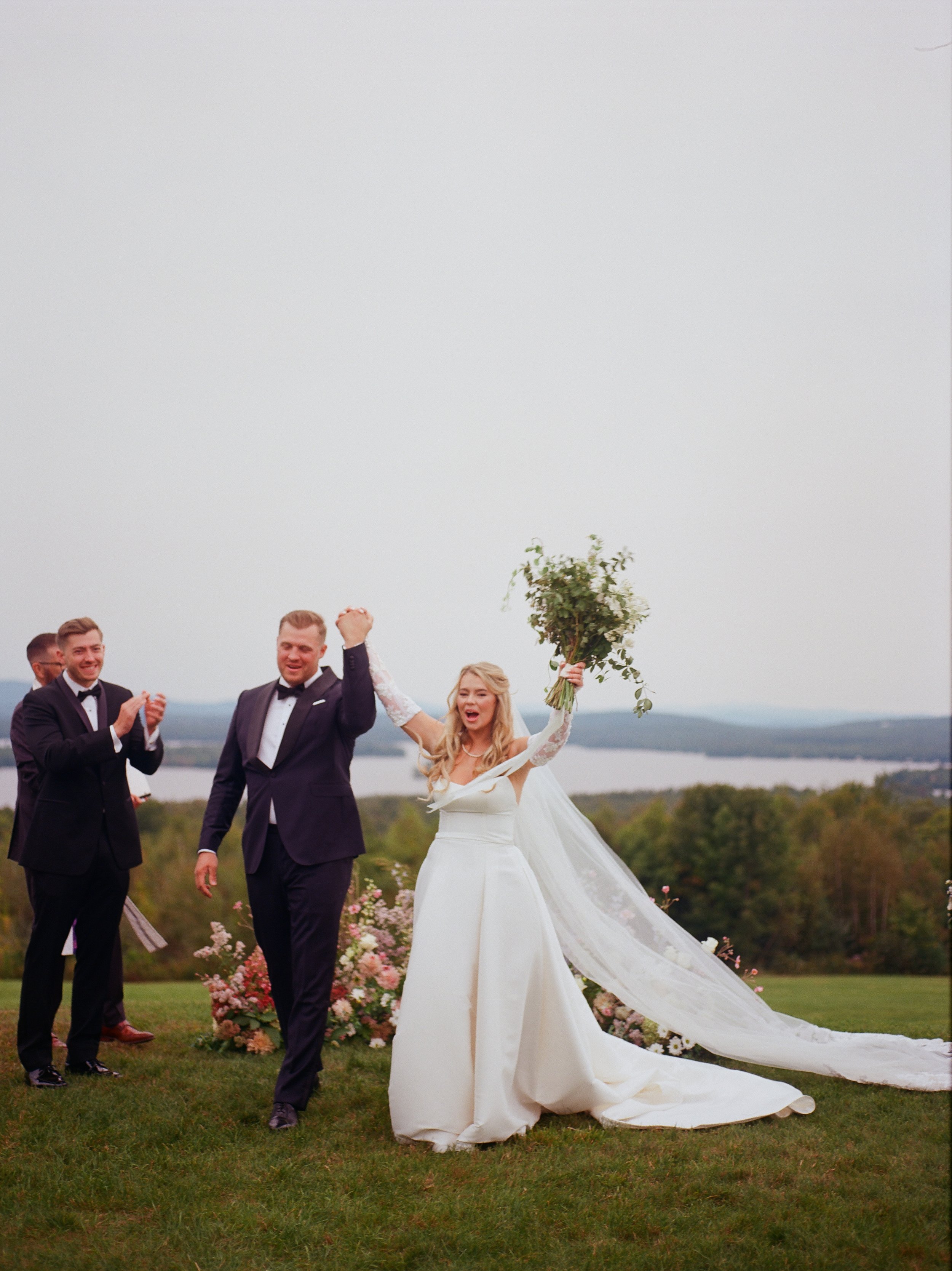 HEATHER_TYLER_NH_LAKESIDE_WEDDING_ANALOG_SCAN_SNEAKS-MELTATAPHOTOGRAPHY-20231002259.jpg