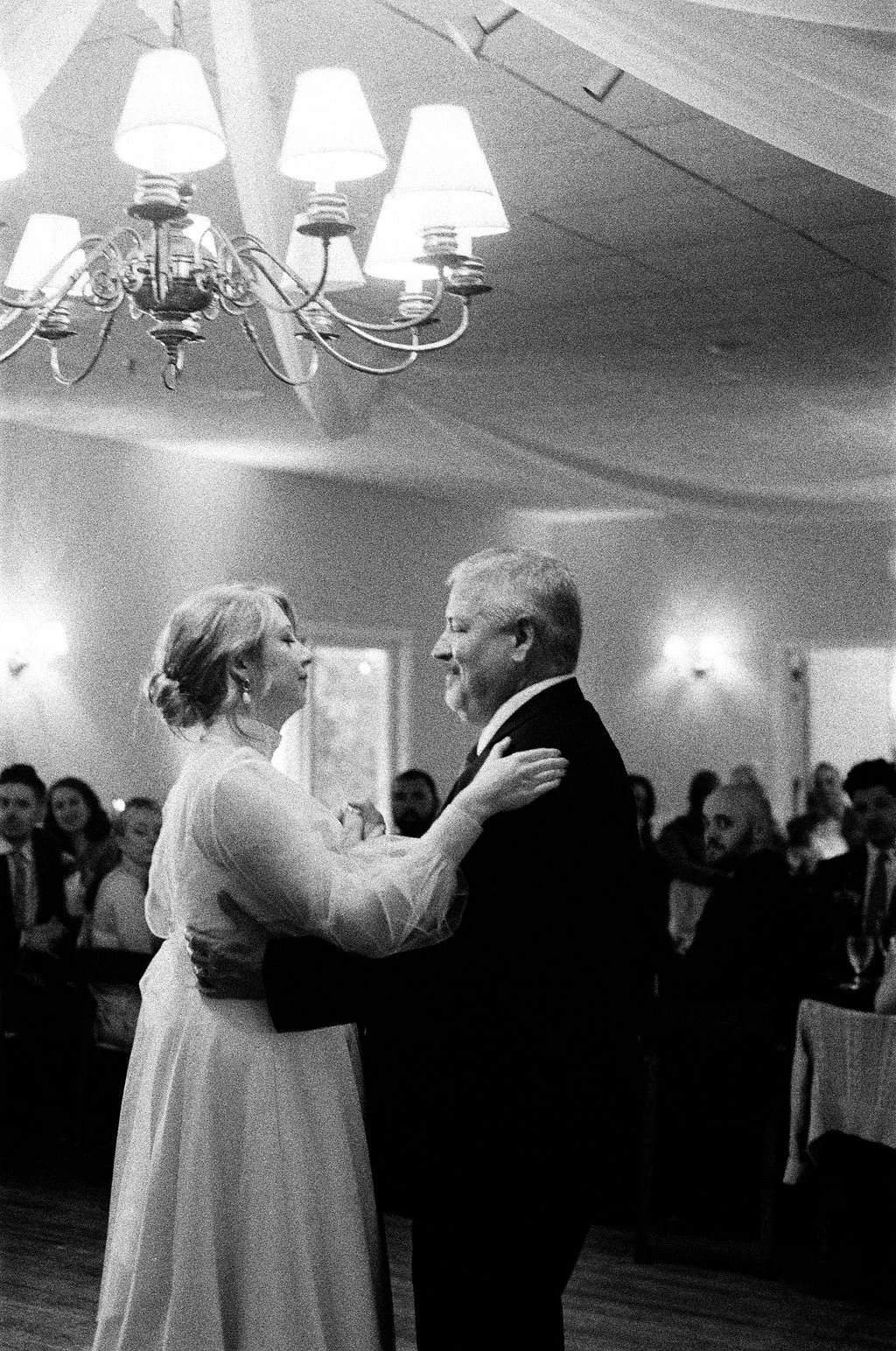 RINDGE_NH_WEDDING_NICOLE_JEREMY_FILM_MELTATAPHOTO20241002294.jpg