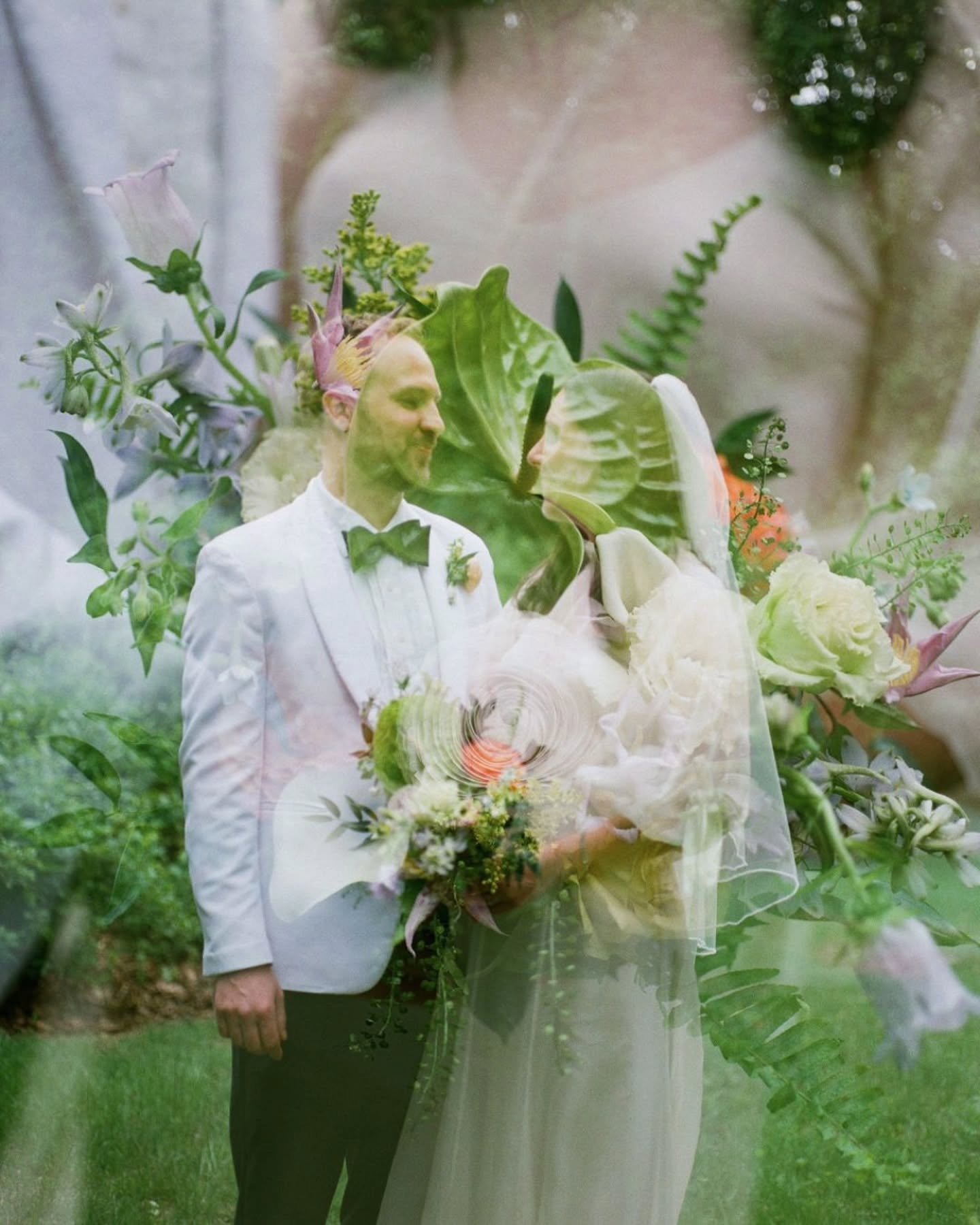 The most magical wedding. Audrey and Scott congratulations!!!! Forever grateful to you for giving me the HONOR of documenting your day ans thr trust in me to shoot FULL FILM!  Previews are in!!

Venue  @thestevensestate
Dress @kamperett
Invitation De