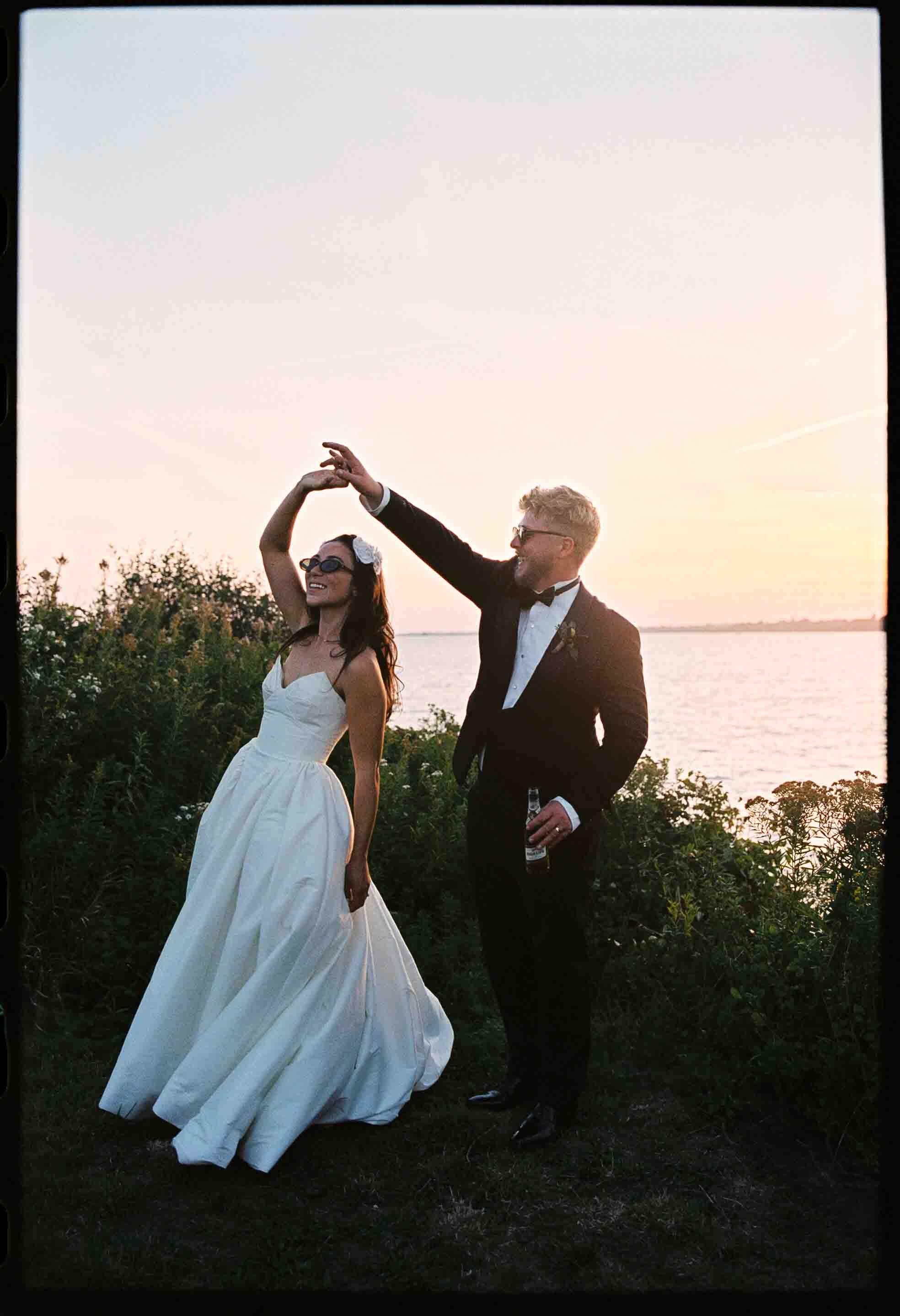 MYLES &amp; BELLA : Little Compton Rhode Island wedding 