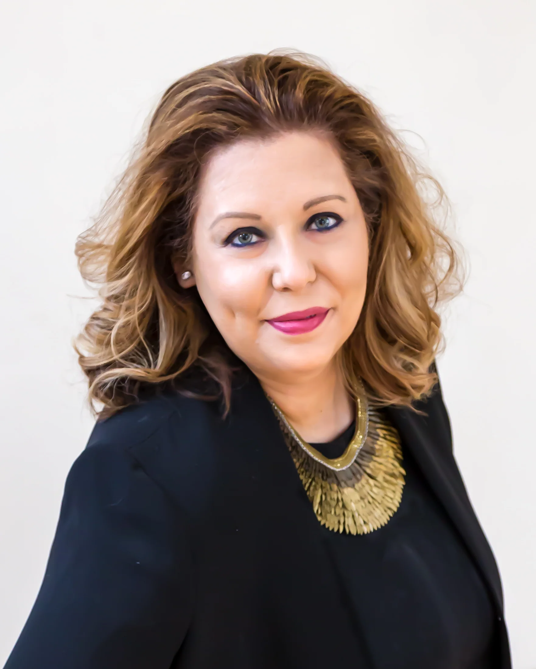 cloud_headshot_photographybytrishalegresmith_2018-9976-2.jpg