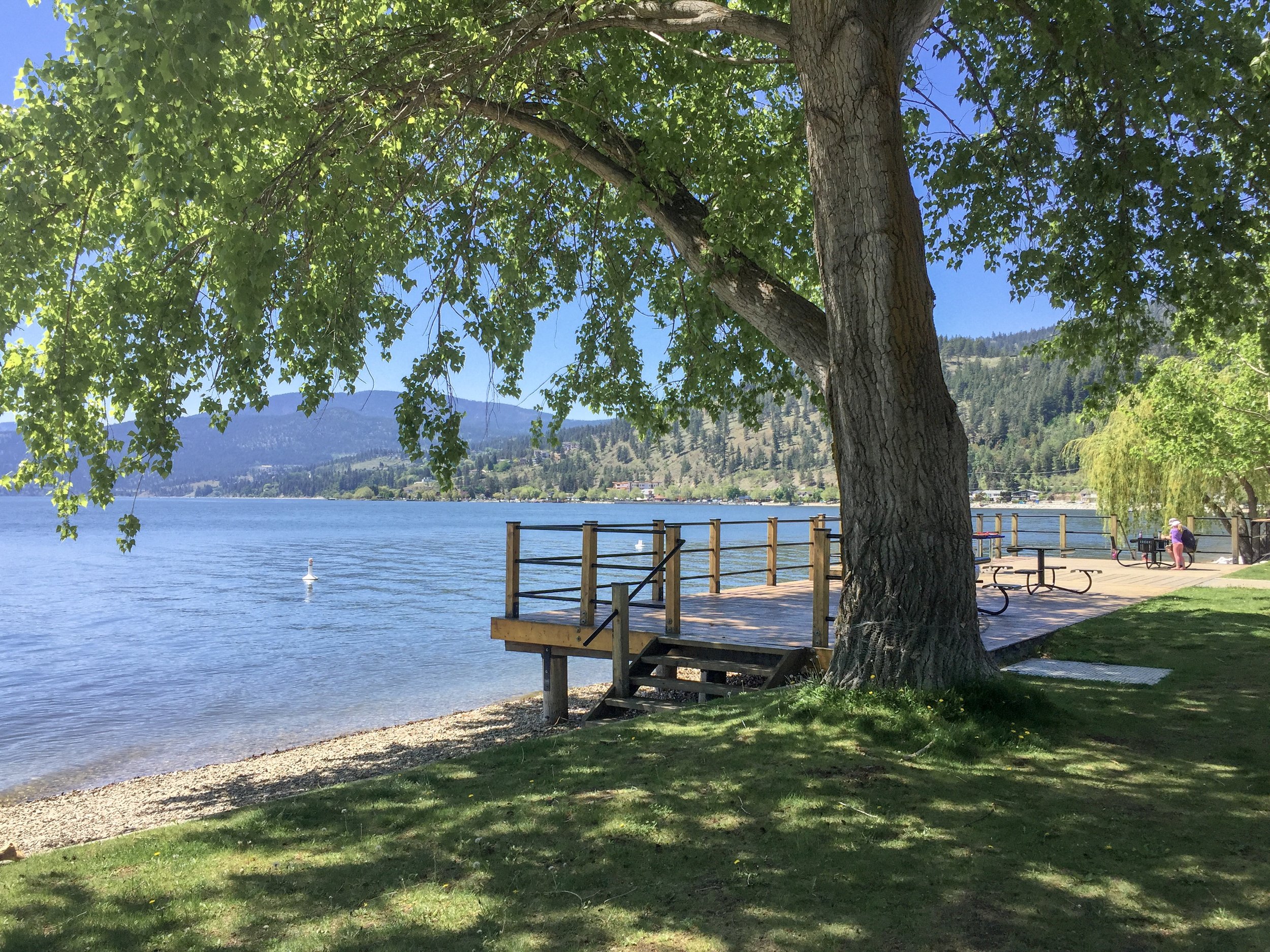 Beach Avenue Downtown Peachland Neighbourhood