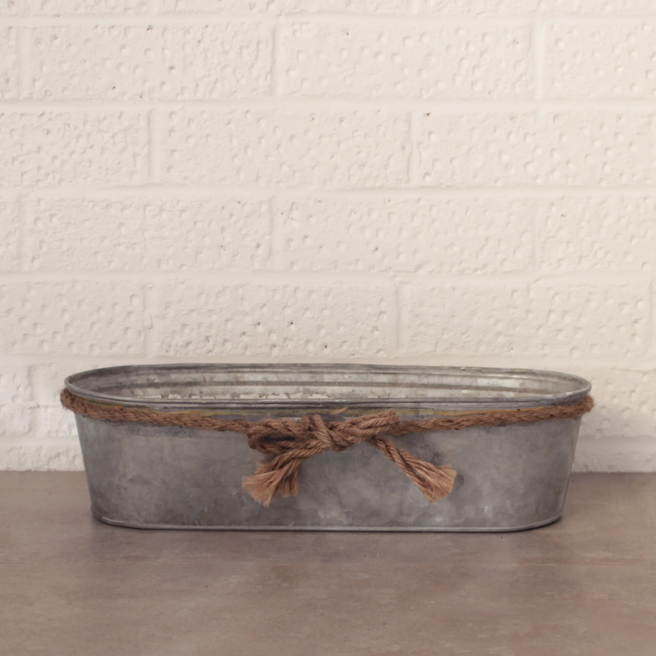 ZINC TROUGH £5