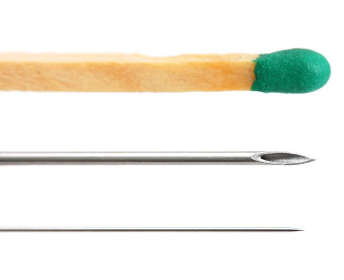 Size comparison: match stick vs. hypodermic needle vs. acupuncture filiform