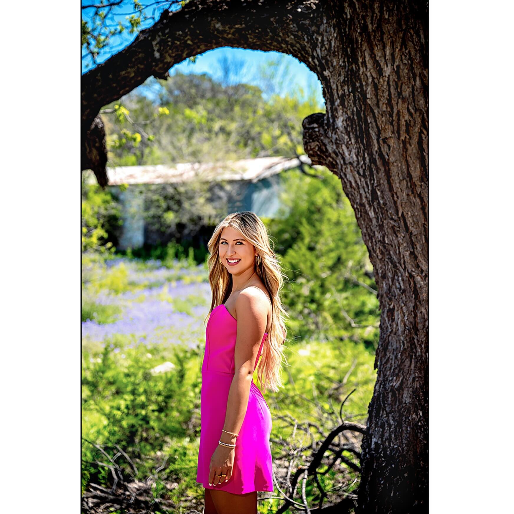 From yesterday&rsquo;s epic Senior Session with stunning Claire. One of many sneak peeks 💕
.
.
.
#seniorsession #classof2024 #pink #ranch #posepatch #senioryearmagezine #shineon