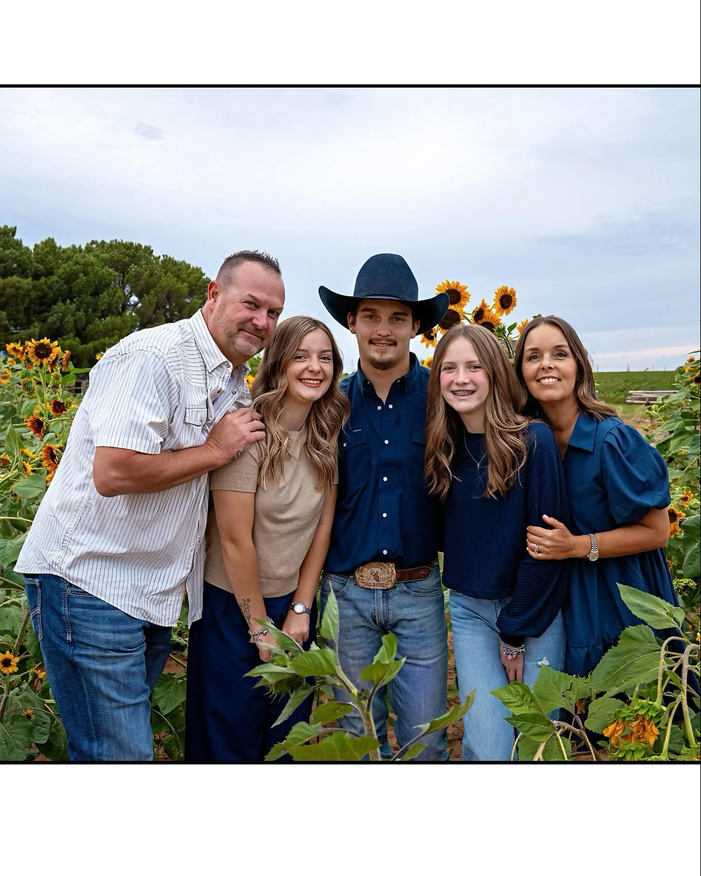 &ldquo;The memories we make with our family are everything&rdquo; &mdash; Candace Cameron Bure  Thank you York Family, for the joy of photographing you in our beautiful sunflower field.  #familysession #fall #sunflowerfield #midlandtxphotographer #sh