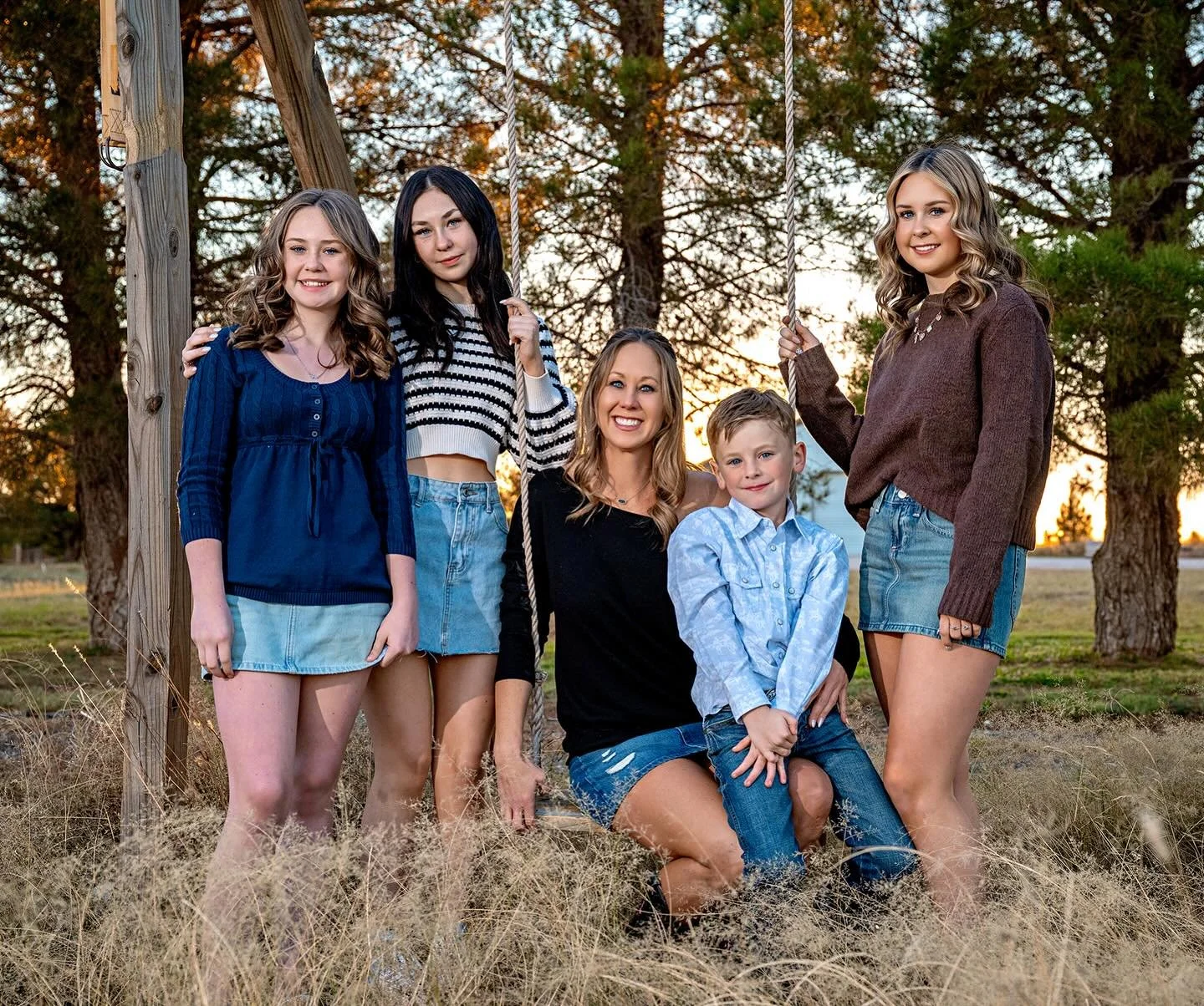 From last night&rsquo;s session with this beautiful and fun family!  #familysession #midlandtxphotographer #shineon