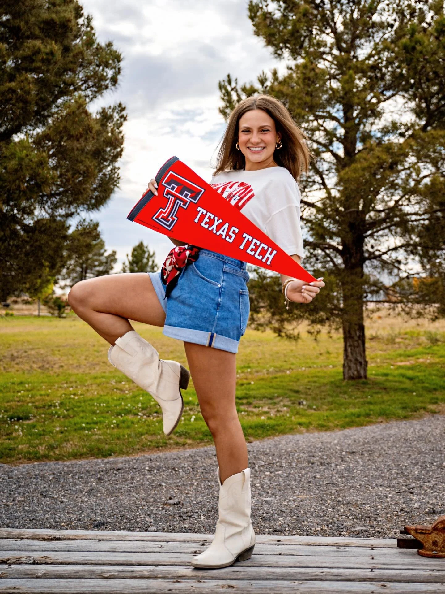 That awesome feeling when you pick where you will go after Graduation.  Love this one from @katie_mattimoe spring session. (Class of 2027, our dates are booking fast! Make sure you add a spring session to your senior session!  Link to book in our Bio